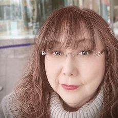 草部文子(奈美木 映里)